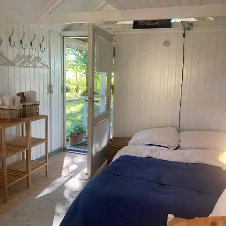 La Petite Ecole Bed & Breakfast *